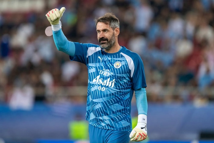 El Manchester City opta por renovar el contrato del portero suplente Scott Carson por un año